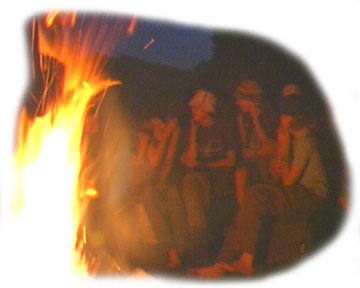 Na, das is ein Lagerfeuer wie es sein soll!